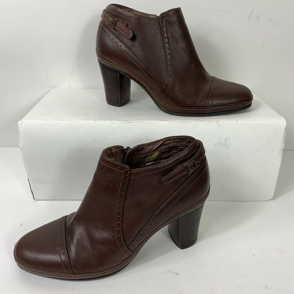 clarks artisan leather ankle boots
